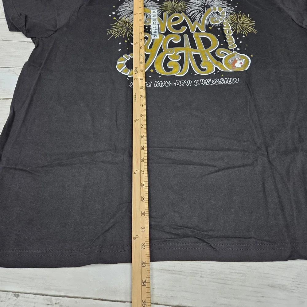 Buc-ee's T-Shirt Unisex 4XL‎ Black New Year 2025 Glow In The Dark Graphic Tee